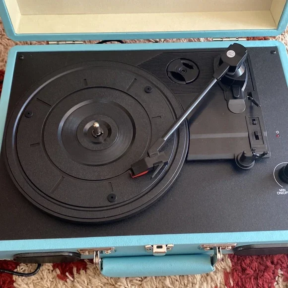 Retro Portable Turntable Record Player with 2 records included!